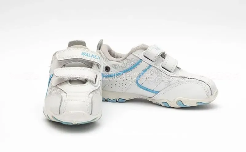 秋冬佳选！2025款全新运动鞋引爆时尚潮流，打造你的秋冬造型亮点