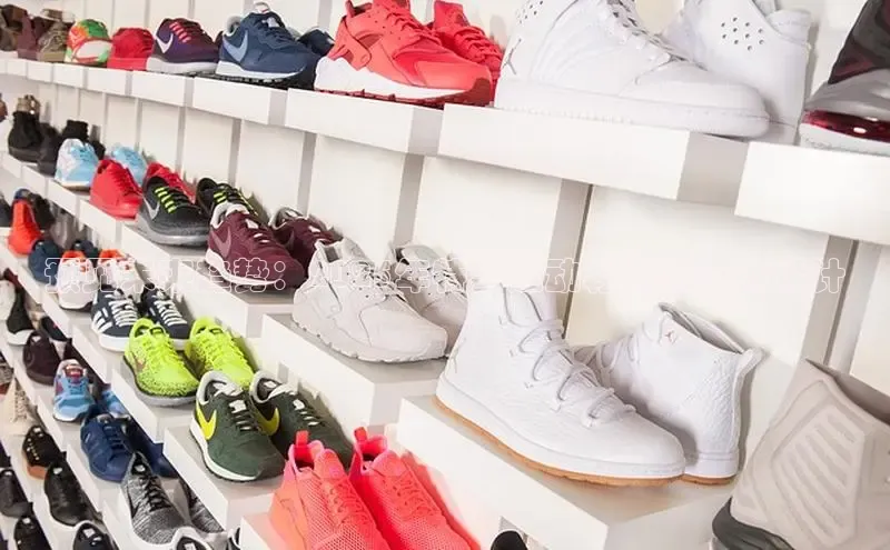 预见未来趋势：2025年特步运动鞋创新板鞋设计